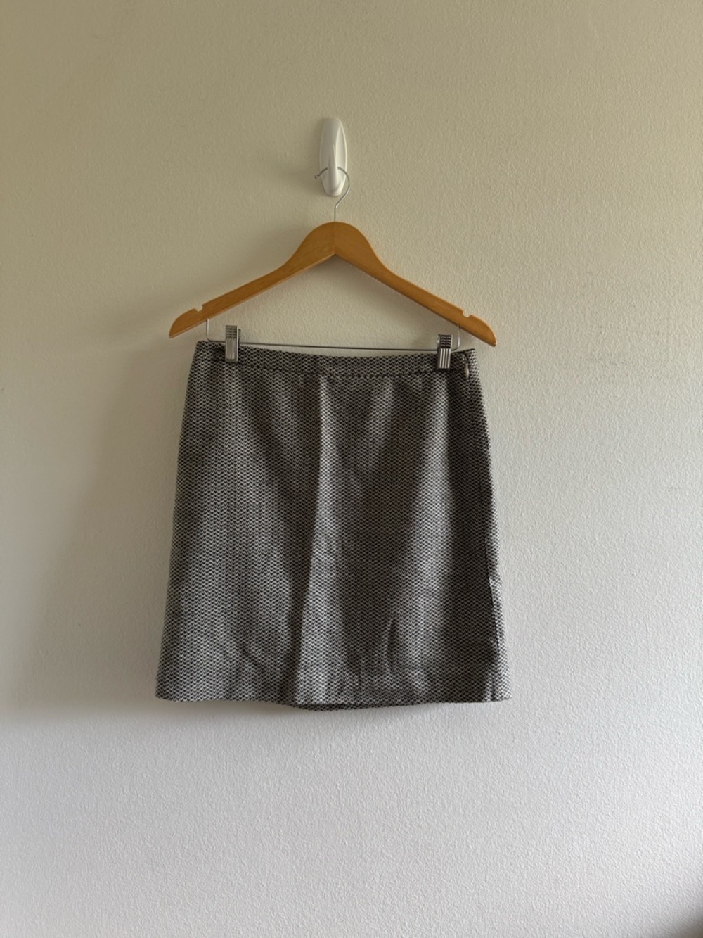 NWT LOFT Grey Patterned Mini Skirt size 6